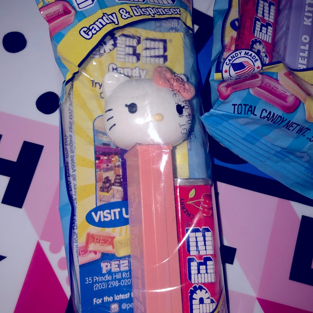 PEZ Hello Kitty Collectible Candy Dispenser NEW